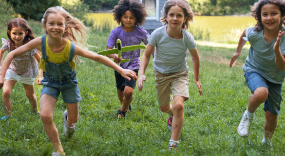 Oubliés de la campagne législative, les droits des enfants doivent avoir une place centrale dans le prochain Gouvernement !